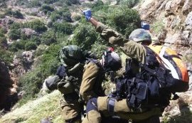 Беспрецедентная операция спасения: солдаты израильского спасательного подразделения 669,  прыжок с вертолета без парашюта. Фото: maariv.co.il