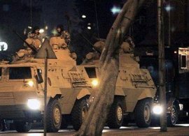 В Турции — попытка военного переворота. На улицах — танки, в небе - вертолеты